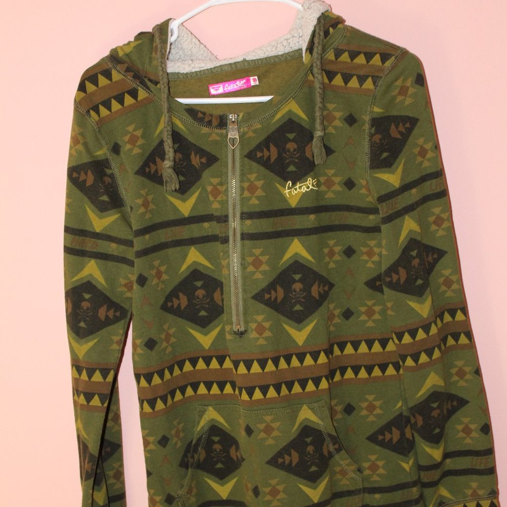 Sweatshirt